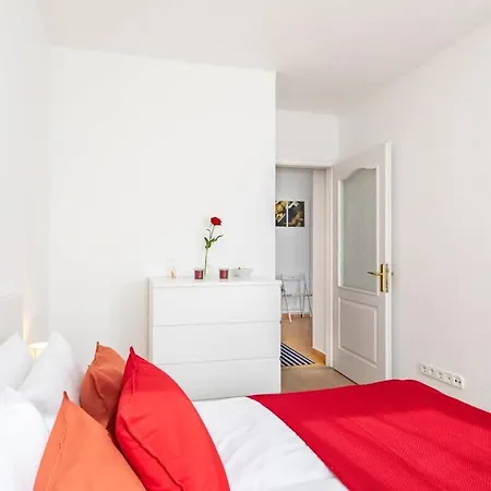 Balcony - Sunny - Cosy Apartment *