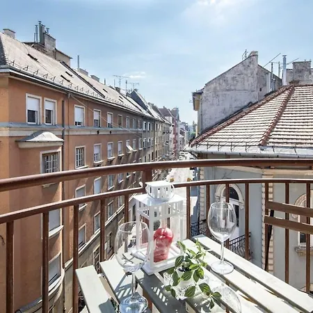 Balcony - Sunny - Cosy Budapest